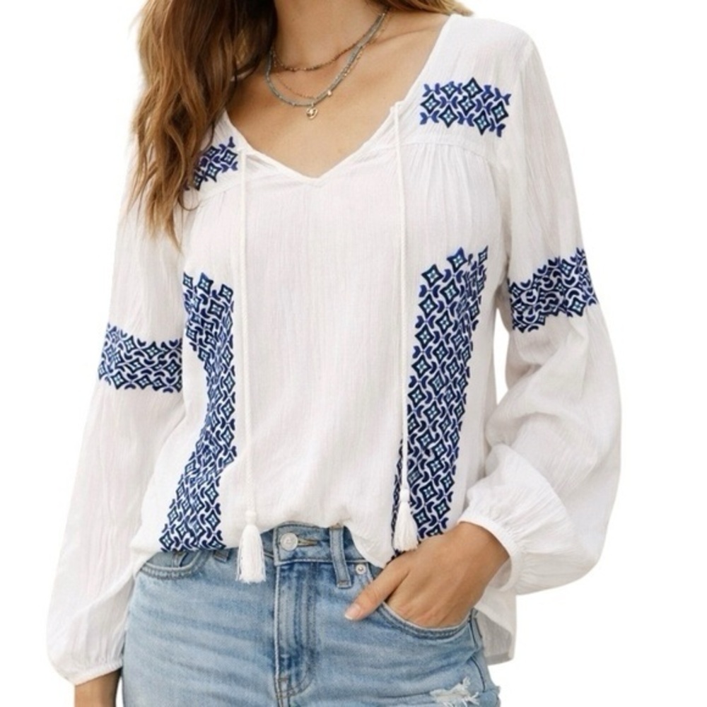 Anthropologie Solitaire White and Indigo Gauzy Embroidered Peasant Blouse